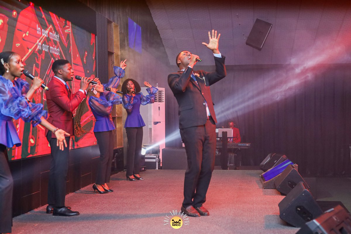 newrealitycc's tweet image. You are glorious in our midst 
You are here right now
Clothed in majesty 
You are glorious in our midst 🙇‍♀️

#sundayservice #triumphantservice #nrccglobal #apjsays #church