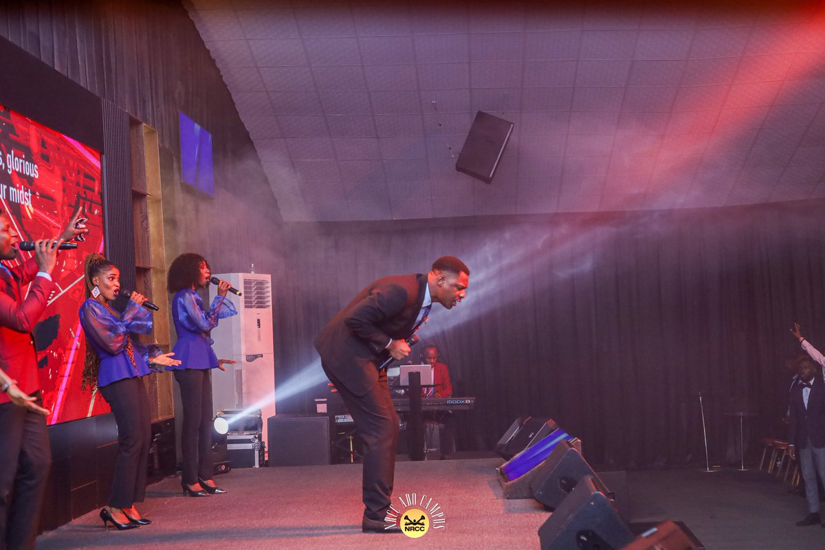 newrealitycc's tweet image. You are glorious in our midst 
You are here right now
Clothed in majesty 
You are glorious in our midst 🙇‍♀️

#sundayservice #triumphantservice #nrccglobal #apjsays #church