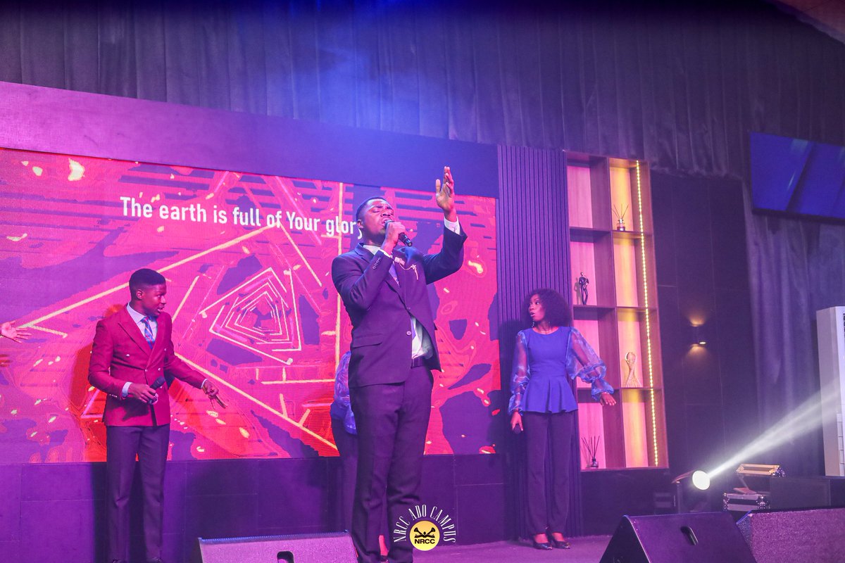 newrealitycc's tweet image. You are glorious in our midst 
You are here right now
Clothed in majesty 
You are glorious in our midst 🙇‍♀️

#sundayservice #triumphantservice #nrccglobal #apjsays #church