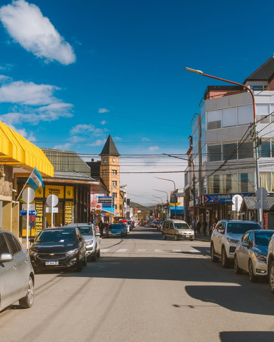 AustralisEXP's tweet image. ✨ Today we celebrate a milestone in the history of the southernmost city in the world ✨
On October 12, 1884, Ushuaia was officially founded, a place where untamed nature and Fuegian culture intertwine to create a unique identity.

📷: @kylekotajarvi
