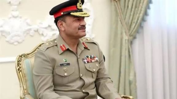 انڈیا کے ساتھ محاذ میں کامیابی کے بعد پھر افغانستان کو رات کو منہ توڑ جواب دیا فیڈ مارشل نے پاکستان کو معاشی دفاعی طور پر اتنا مضبوط کر دیا ہے عوام اب ہر مشکل میں اپنی افواج پاکستان اور فیلڈ  مارشل  کو رہنما کے طور پر دیکھ رہی ہے 

#Afghanistan
#پاک_فوج_ہماری_شان