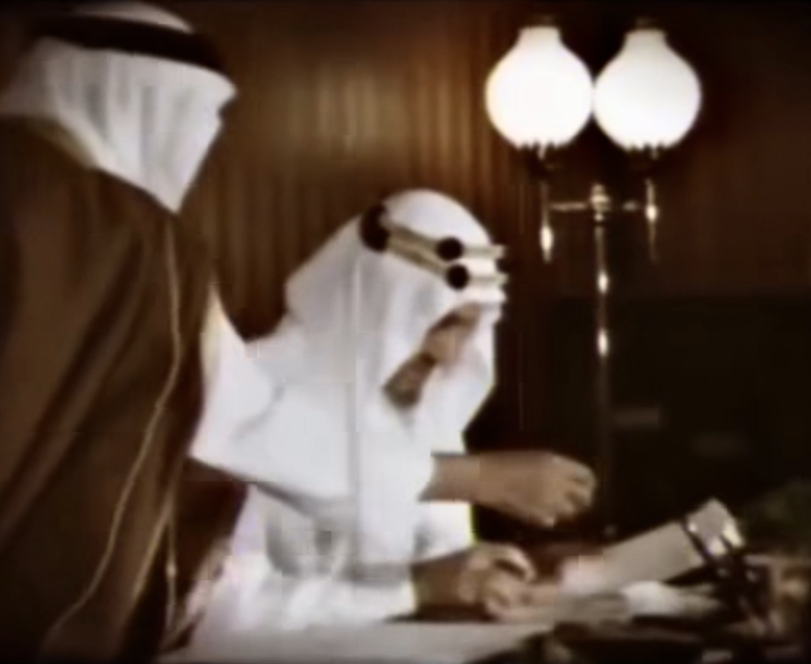 QQC1l_'s tweet photo. "آل سعود مسيّرين السواعي
من فوق غبات البحور المهيلة" https://t.co/o1pgcKj0MX