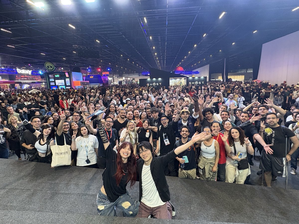 Muito obrigado à <a href="/Tawnaa_/">Tawna</a>  pela apresentação incrível no talk show da BGS!
E um grande obrigado à comunidade de fãs que esteve presente.
-
Huge thanks to Tawna for the amazing MC at the BGS talk show!
And thank you to all the fans who came out to support us.
-