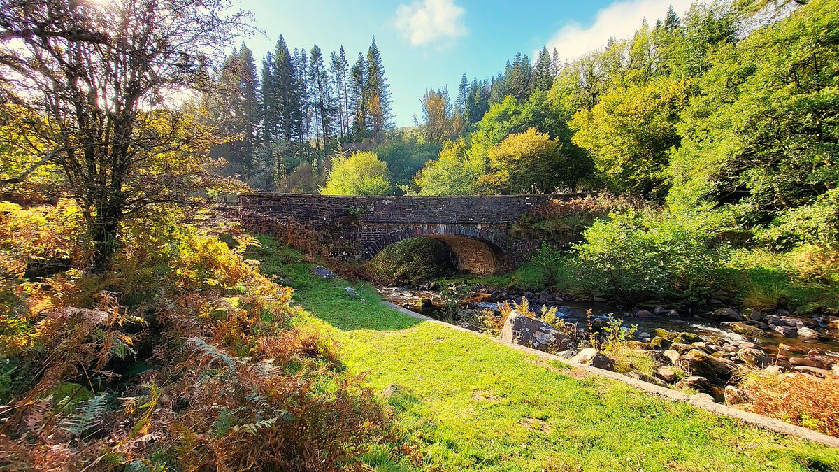 Lovely spot for an Autumn picnic lunch in Bannau Brycheiniog in the Caerfanell Valley. Nice colours, warm(ish) sunshine, running water and tranquility. <a href="/BBCWthrWatchers/">BBC Weather Watchers</a> <a href="/itvweather/">ITV Weather</a> <a href="/Ruth_ITV/">Ruth_TV</a> <a href="/kelseyredmore/">Kelsey Redmore</a> <a href="/DerekTheWeather/">Derek Brockway - weatherman</a> <a href="/ITVCharlieP/">Charlie Powell</a> <a href="/SianWeather/">Siân Lloyd</a> <a href="/VisitBeacons/">Visit Brecon Beacons Bannau Brycheiniog</a>