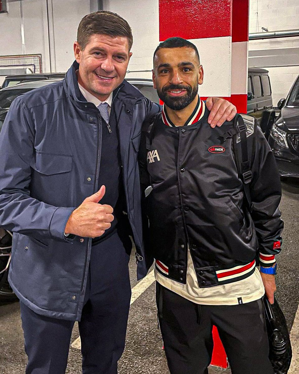 Imagine these two sharing a pitch in their prime. 🥶