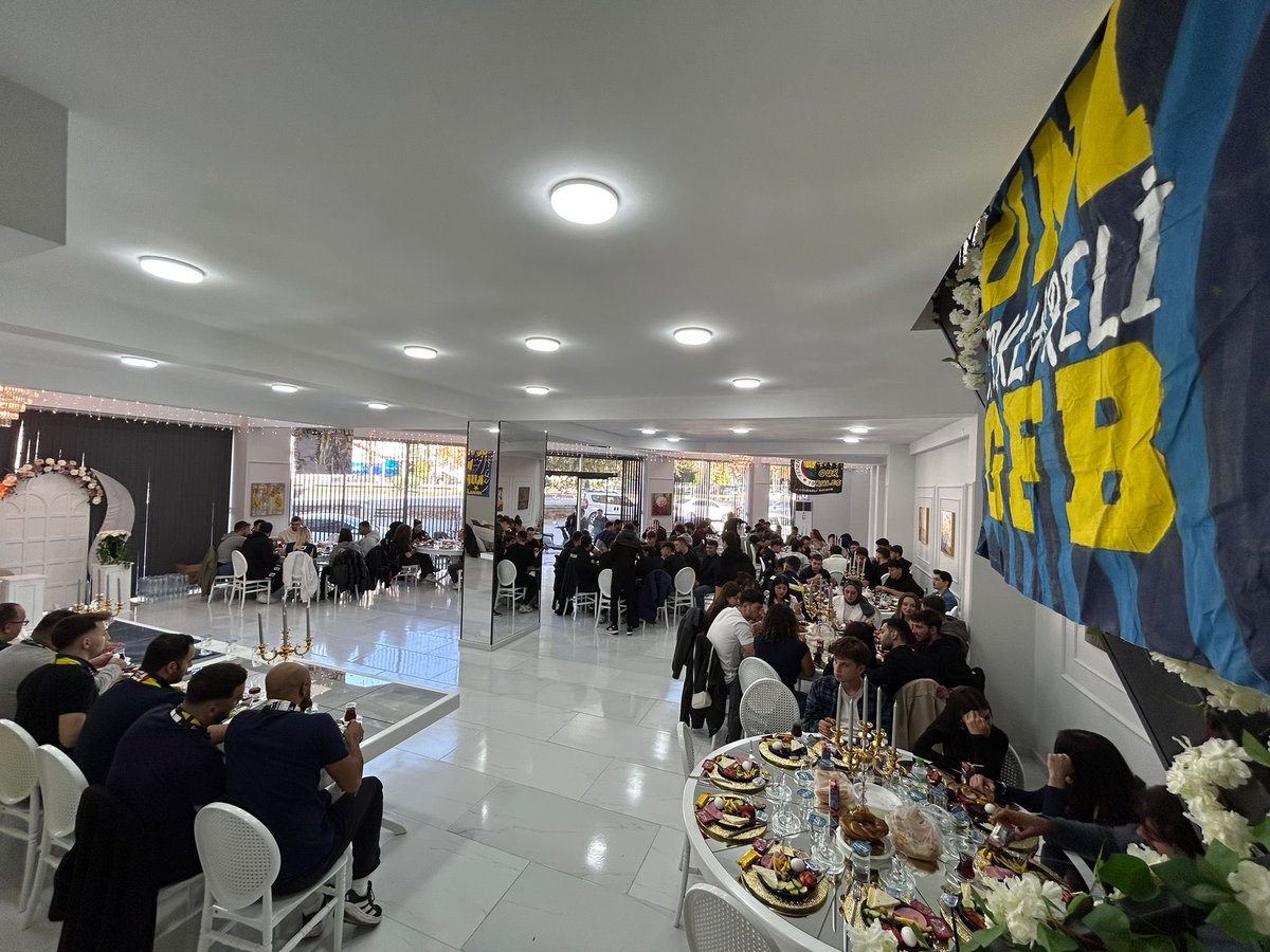 Kırklareli UNIGFB olarak, tanışma kahvaltısı organizasyonunda ailemiz ile bir araya geldik. Birlik ve beraberliğimiz daim olsun. 

Kahvaltımıza katılım sağlayan üyelerimize ve Trakya UNIGFB’ye teşekkür ederiz. 

SEFA REİS’İN KARDEŞLERİYİZ!