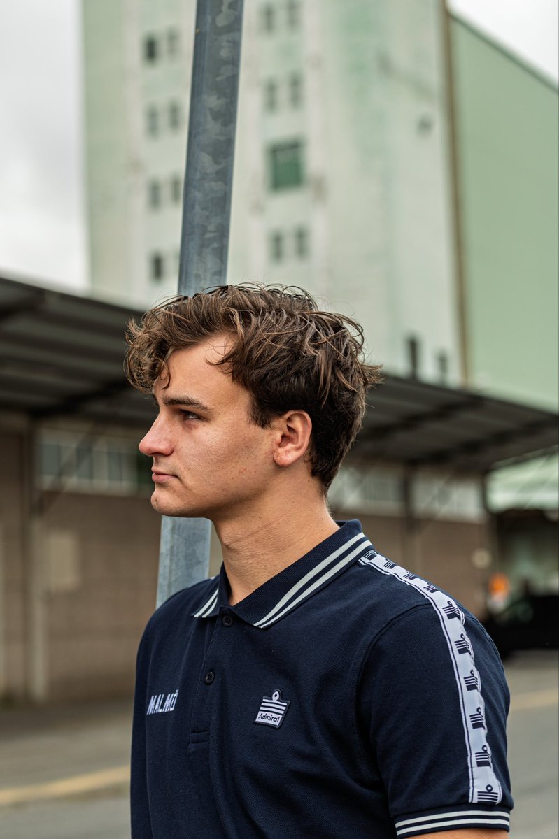 BAMM!
Piké fr. Admiral!

Vi är oerhört glada att kunna släppa detta modernt skurna men samtidigt tidlösa plagg som funkar till hur många tillfällen som helst.

Med en skön passform, klassiska revärer och stilren känsla är den ett måste i allas garderober.
shop.supporterhuset.se/collections/ny…