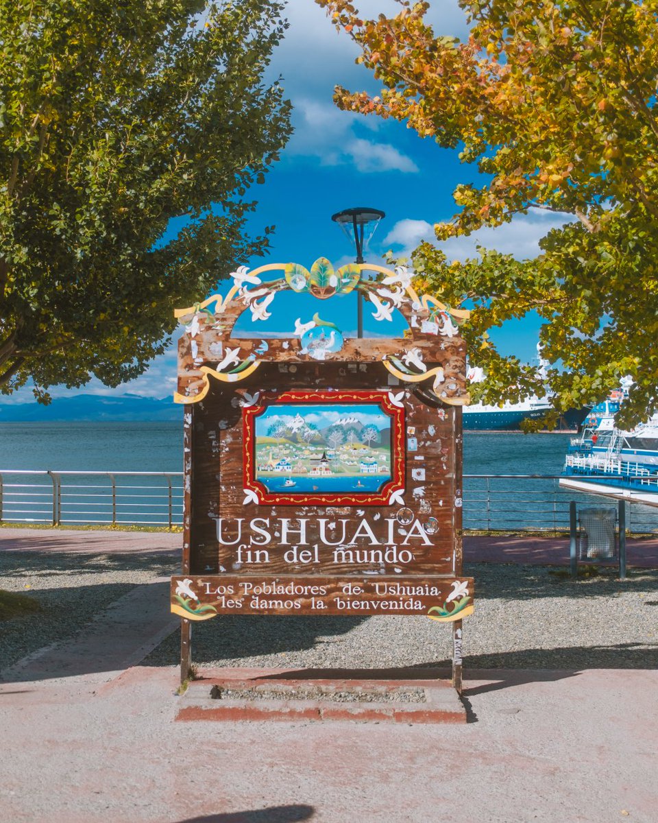 AustralisEXP's tweet image. ✨ Today we celebrate a milestone in the history of the southernmost city in the world ✨
On October 12, 1884, Ushuaia was officially founded, a place where untamed nature and Fuegian culture intertwine to create a unique identity.

📷: @kylekotajarvi
