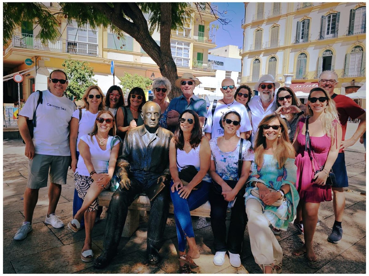 ✨ Seguimos todos los domingos de octubre con los Campamentos “Málaga”.
Descubrimos la ciudad desde otra mirada: rutas llenas de cultura, historia, curiosidades… y también fotografía.
Una actividad gratuita de Fundación Málaga y Minichaplin.

#FundaciónMálaga #Málaga
