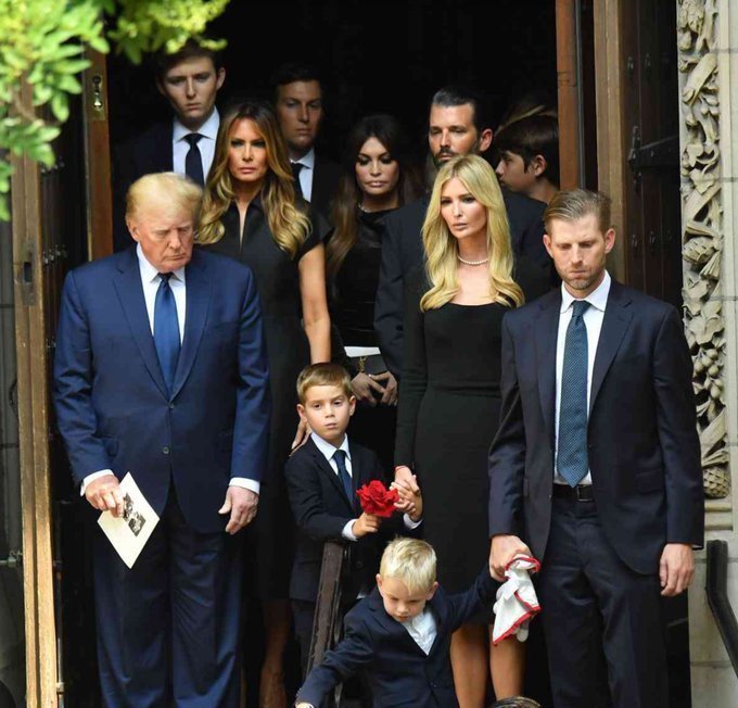 If you’re praying for the safety of President Donald Trump and his beautiful family, reply with “AMEN”