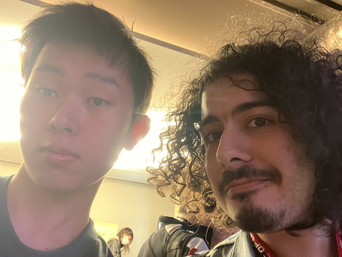 俺実はEVOF覇者のTiger_popと友達なんだよね