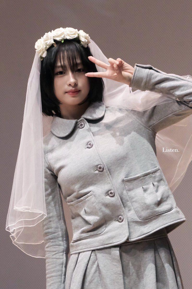 251012 ms 판사

#AHYEON #아현
#BABYMONSTER #베이비몬스터