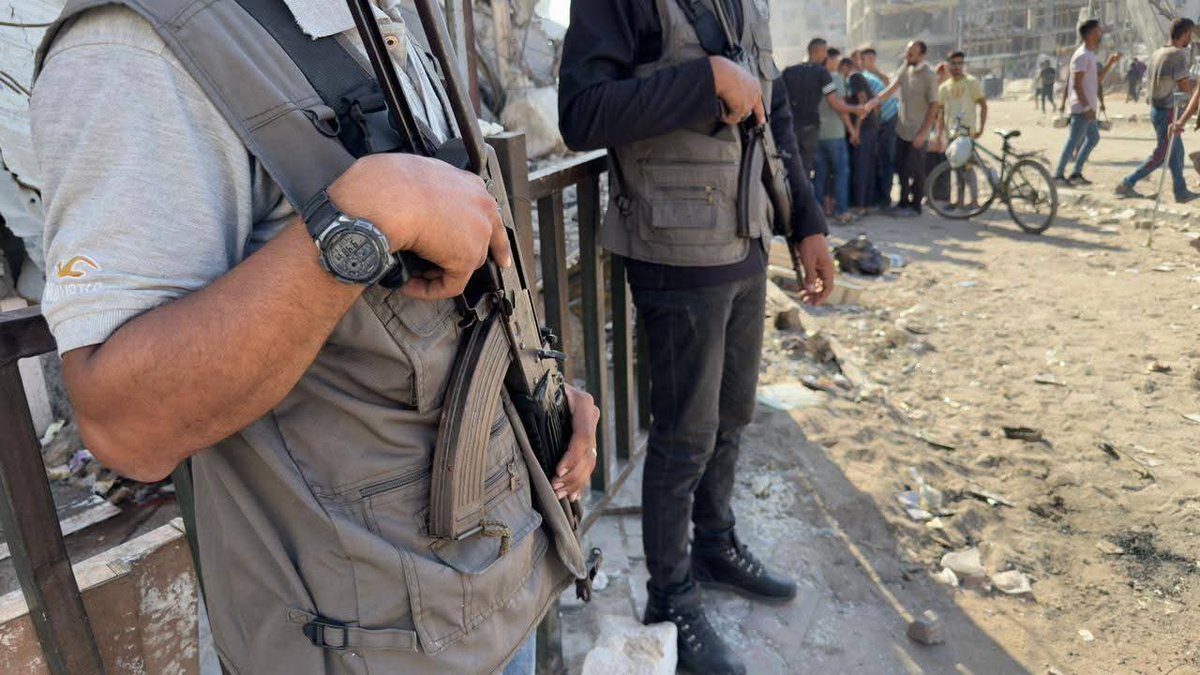 sumitkumar_rps's tweet image. Internal clashes erupt in the Gaza Strip as Hamas tries to reassert control after the ceasefire:

Following the implementation of the ceasefire, tensions have risen across Gaza between Hamas forces and several powerful families.

The fiercest fighting occurred in the north, where…