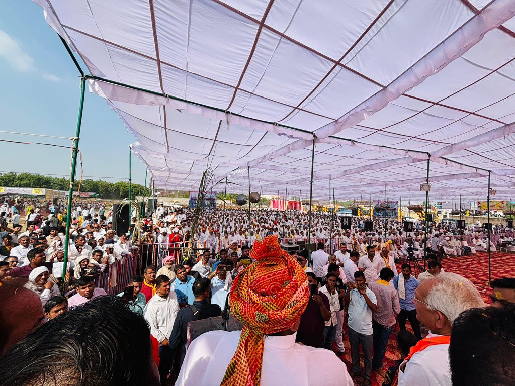 आज हिंदू हृदय सम्राट वीर शिरोमणी महाराज पृथ्वीराज चौहान जी की अष्टधातु प्रतिमा अनावरण समारोह में शामिल होकर गौरवान्वित महसूस कर रहा हूँ…

36 बिरादरी की एकता और भाईचारे की मिसाल बने इस ऐतिहासिक आयोजन के लिए 52 पाल (खाप) कथा प्रसाद समिति का हार्दिक आभार।