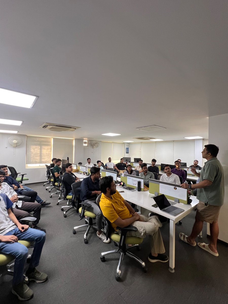 What a vibe at the BizThon Builders Meetup! ⚡️

Had some amazing conversations with builders who are truly passionate about creating something BIG!
The energy, the ideas, and the drive to build the future were on another level. 🚀

Want to be part of the next one?
Join our