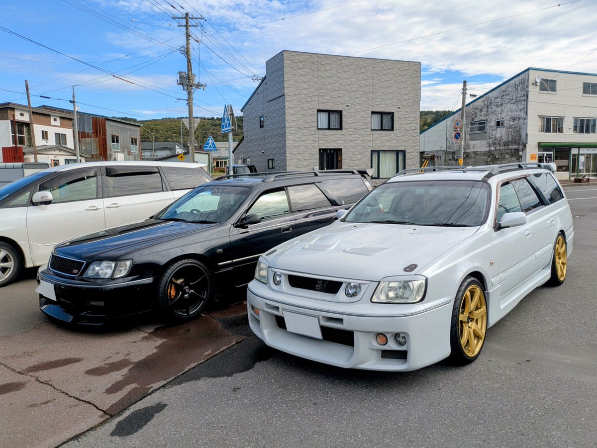 今日はY君のステージアのお披露目でした。前期のステージアを後期オーテック仕様にエンジン、ミッションも載せ替え公認😲　しかしエンジンの詳細等不明…　前オーナー　誰か知りませんか？