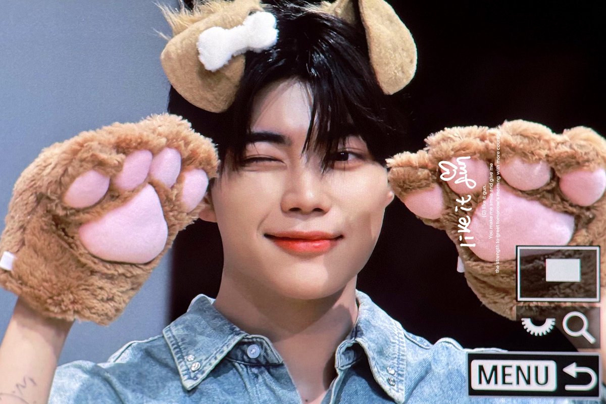 likeit_gun's tweet image. 251012

비싼 간식주고싶다 🐶

#박건욱 #PARKGUNWOOK #朴乾旭 #ZB1 #ZEROBASEONE #제로베이스원 #パクゴヌク