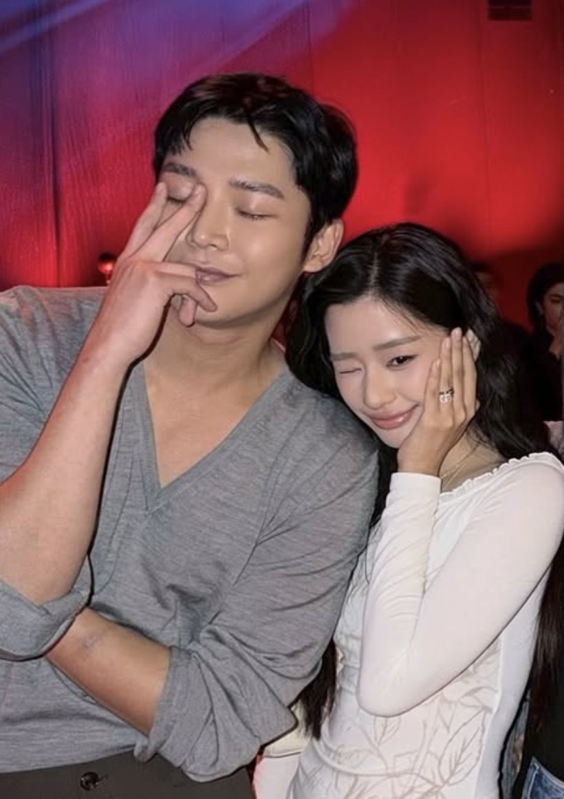 ครอปรูปแล้วมันจะไอ่นั่นเลยนะ😳

#Rowoon #Tontawan