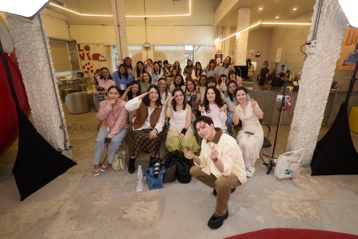 ItsSkinTH's tweet photo. ทางแบรนด์ฯ ขอขอบคุณ🙏 คุณ@kristtps สำหรับกิจกรรม It’S SKIN Beauty for all at Café with Krist Perawat✨
ที่เกิดขึ้นในวันนี้มากๆ นะคะ ร่วมสร้างรอยยิ้มให้กับแฟนๆ ที่ร่วมกิจกรรม และขอขอบคุณทุกๆ ท่านที่ได้สนับสนุนกิจกรรมค่ะ🙏🫶🙂

#ITSSKINxKristPerawat 
#KristPerawat #ITSSKIN https://t.co/BqTh5PxZ7M