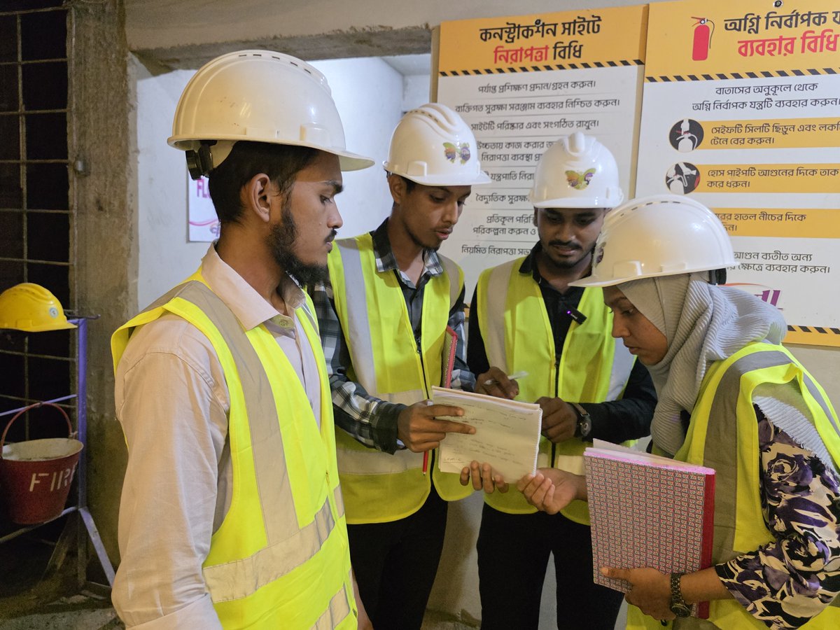 ilobangladesh's tweet image. 🎓 The @ilo ProGRESS project launches a re-modelled Industrial Attachment Pilot in #Chattogram - bridging education &amp;amp; employment for diploma graduates! ⚙️
✅ Digital &amp;amp; soft skills training
✅ 3-month industry placement
✅ Pathways to jobs
#SkillsDevelopment #TVET #DecentWork