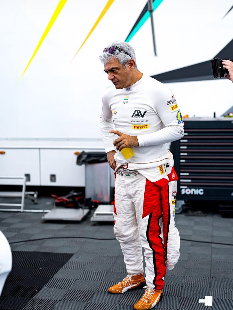 AkTeamOnline's tweet image. #Ajith Sir 😍🔥 

#AjithkumarRacing #Ajithkumar