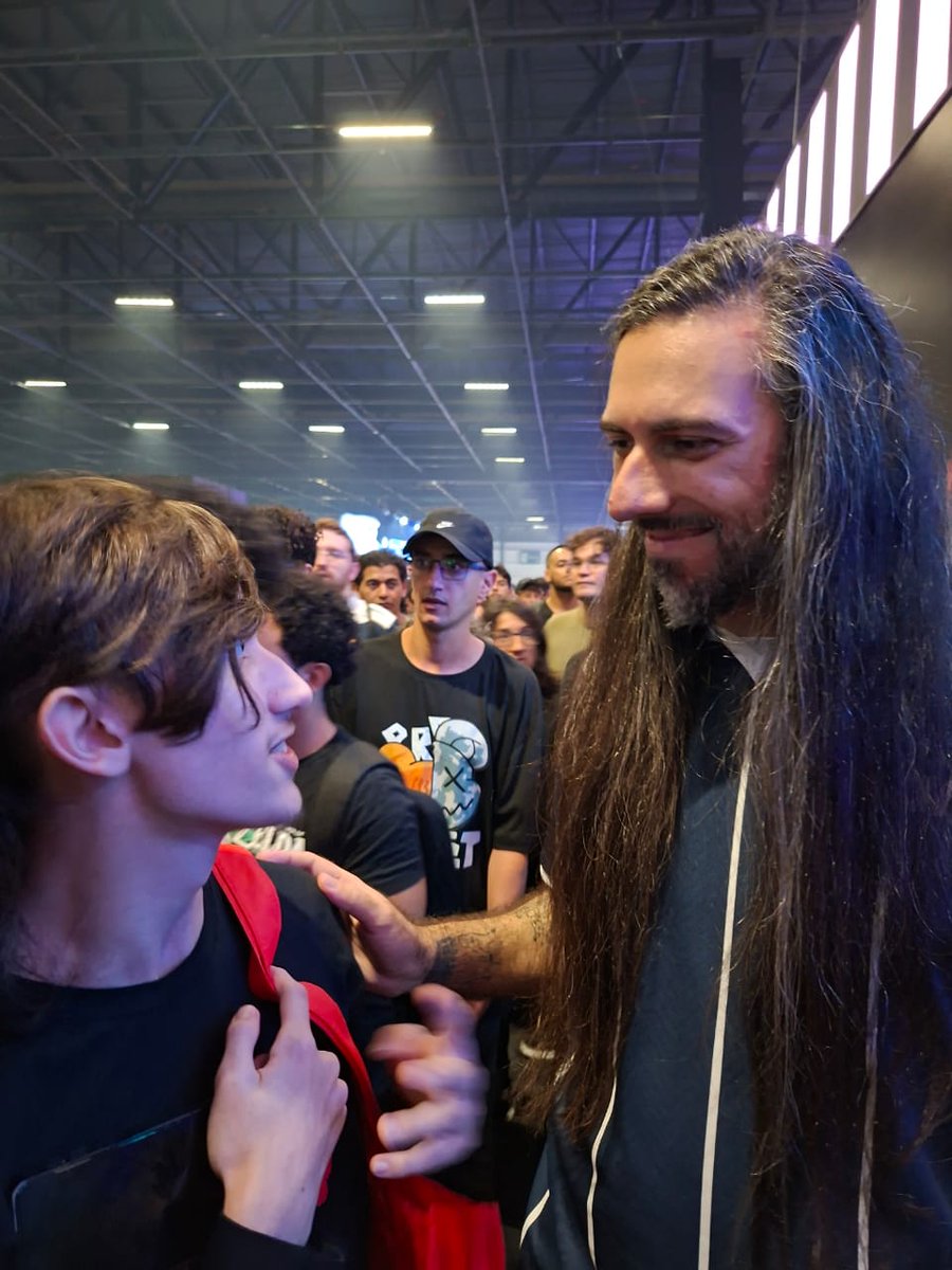 Tirei foto com o craque o melhor caster de rl o goat <a href="/Celorde_/">Celorde🎙</a>