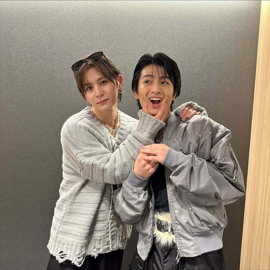 info_hsj_'s tweet photo. 📣#Ryosukeのいんすた 投稿 更新🆙

🎤#ZOZOFES 無事終了❕

▶︎ https://t.co/SKvRFz0PTV

＜セトリ＞
①SWITCH 
②INTO YOU
③Oh! my darling
④Please! Please! Please!
-MC-
⑤花のように
⑥No ID
⑦HUSTLER
⑧ウィークエンダー
⑨Bloomin’
⑩RED

#RED
#RyosukeYamada
#山田涼介
#HeySɑyJUMP https://t.co/KMAUrUY8px