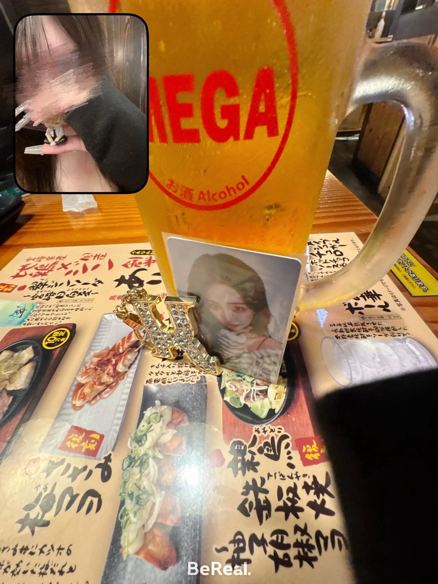 色々あったけど∩^ω^∩めちゃくちゃたのしかったーー❗️❗️カリナからはじめてファンサもらえたしめちゃくちゃ近くてずっっと楽しかった߹𖥦߹♡
名古屋も近くありますように🥹現場後のトリキも忘れてません