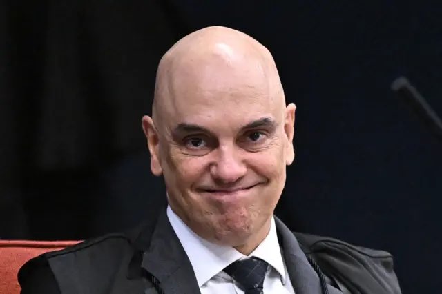Brazil’s Judge Moraes: The Global Sheriff Who Forgot His Badge

Oh, behold the majestic Alexandre de Moraes, Brazil’s Supreme Court superstar, whose gavel swings so wide it nearly clipped an American citizen in Florida! Yes, in a plot twist that would make Kafka blush, this