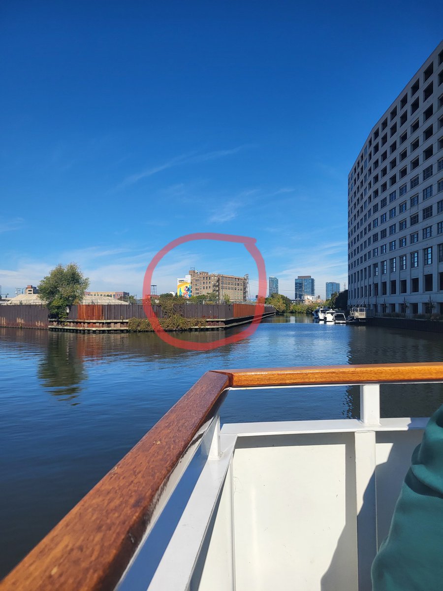 loved Chicago's architectural boat tour - captured a few beautiful facilities visible from the river: