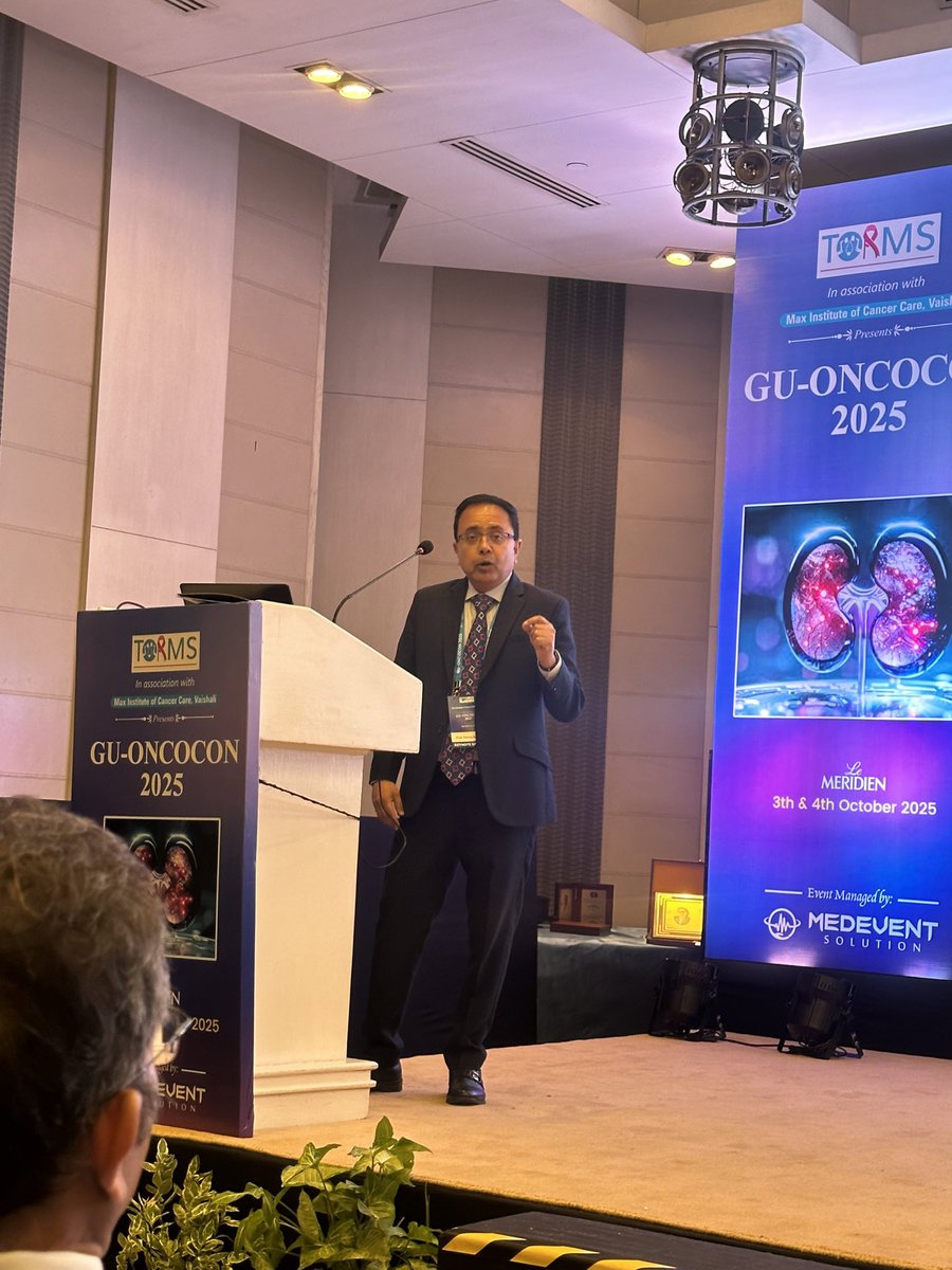 Garg_H's tweet image. The first oration for our society in oncology for excellence in field of uro-oncology to none other than @neerajaiims … housefull pin drop silence —all listening and gettin inspired from his journey …thank you for inspiring lot of young guns in field of oncology @ASCO