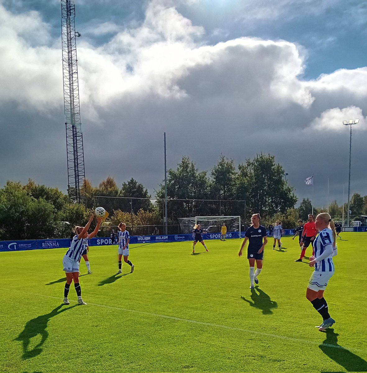 Eerste keer wedstrijd van <a href="/hera_united/">HERA United</a> gezien vandaag.
Sportpark Skoatterwâld Heerenveen <a href="/SCHVrouwen/">sc Heerenveen Vrouwen</a> wint met 1-0 <a href="/VrEredivisie/">Eurojackpot Vrouwen Eredivisie</a> 
#vrouwenvoetbal 
#voetbal