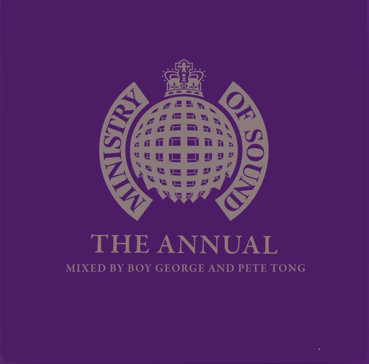 LΔURΔ LOU tweet media