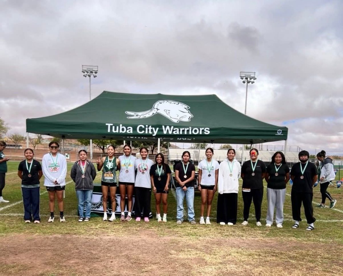 ndnsports's tweet image. Congratulations to the Monument Valley High School (AZ) girl&apos;s cross country team who took 1st place at the Bud Davis XC Invitational in Tuba City, Arizona yesterday.
#NativePreps #Navajo #Hopi