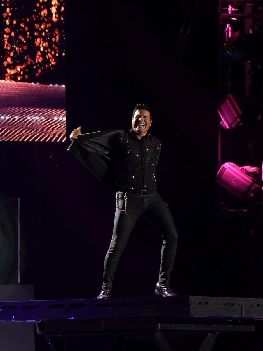 chayanneteamuy's tweet image. #Repost @televisa_espectaculos
...
Se presentó está noche Chayanne @chayanne en Puebla ante miles de personas en el Estadio Hermanos Serdán.

Un show espectacular como parte de su gira “Bailemos otra vez tour”
