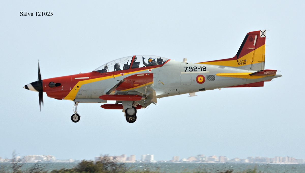 "Mirlos" que han participado en el #DFN25 #12octubre. Regreso a la #BASanJavier #AcademiaGeneraldelAire  (1/2). #PilatusPC21 <a href="/EjercitoAire/">Ejército del Aire y del Espacio</a>. <a href="/SpottersMurcia/">Spotters Murcia</a>
