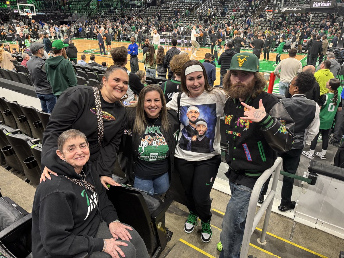 smars319's tweet image. So ready to be back in the building today!! 
#JBVP season incoming 
#celtics #differenthere #bleedgreen