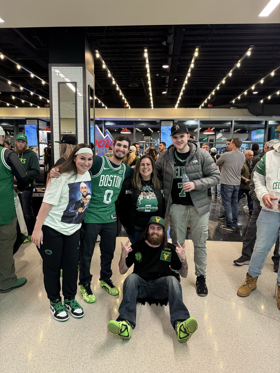 smars319's tweet image. So ready to be back in the building today!! 
#JBVP season incoming 
#celtics #differenthere #bleedgreen