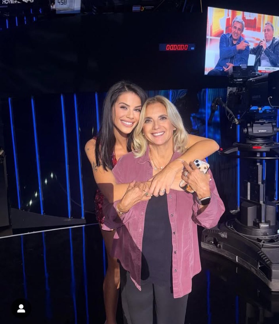 Lei molto grata verso Ivana che ha creduto nelle sue potenzialità, due donne che si sono date un pezzo di ♥️!!!   #fiorde   🫠🫠🫠🫠♥️♥️♥️♥️🫂🫂🫂