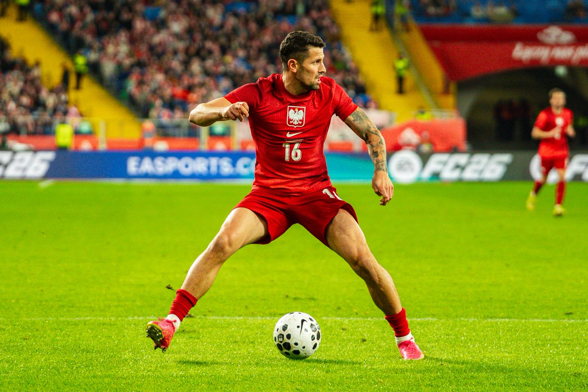 bezVaru's tweet photo. Dziś reprezentacja znów wychodzi na murawę – tym razem przeciwko Litwie ⚽💪

A ja wracam myślami do Stadionu Śląskiego, gdzie mogłem zadebiutować i złapać kilka chwil podczas meczu 🇵🇱 - 🇳🇿 

📸 Pełna galeria dostępna na https://t.co/ZUgKDXhds6 https://t.co/rzo7yPSSOL