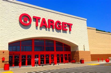 GirlygirlinMN's tweet image. Just an FYI, for your future plans - these cos. are stubbornly clinging to their #DEI Hiring Practices! 
@Target 
@DollarTree 
@Kohls 
Just heard from a Target shopping friend who said at her local store, customer service has badly declined. They used to have exceptional C.S.