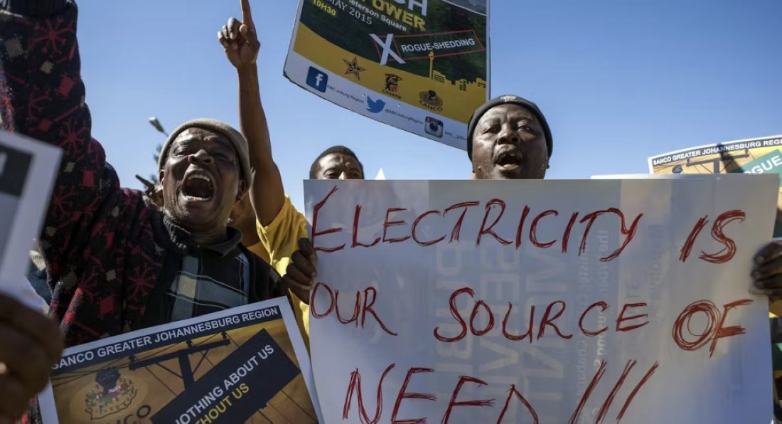 Athan_Tukundane's tweet image. Students are suffering sleepless nights in darkness, facing insecurity and fear instead of light and learning. UEDCL, your power failures are risking lives and futures. We demand electricity, safety, and dignity — not excuses! #UEDCLDoBetter #RestorePower #ProtectStudents 
8 days