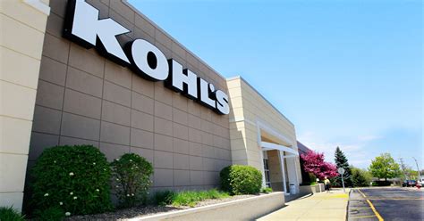 GirlygirlinMN's tweet image. Just an FYI, for your future plans - these cos. are stubbornly clinging to their #DEI Hiring Practices! 
@Target 
@DollarTree 
@Kohls 
Just heard from a Target shopping friend who said at her local store, customer service has badly declined. They used to have exceptional C.S.