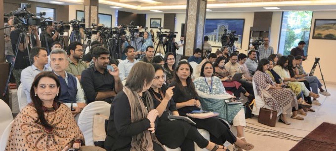 Prakashukla's tweet image. In 2nd press conference at #Afghan Embassy, not only the lady #journalists were invited but also given front row.

Better late than never. 

#gender #women #discrimination