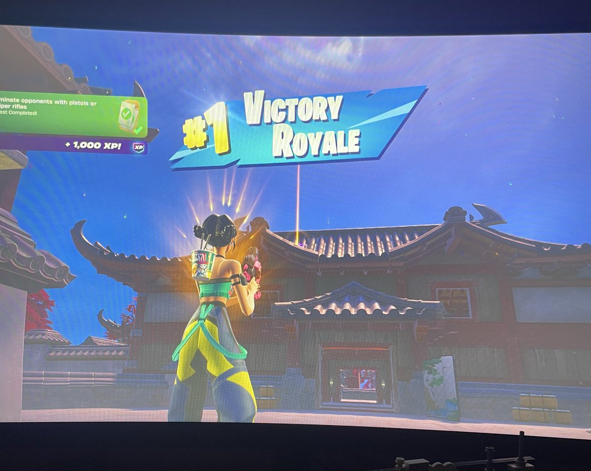 jwalkingk's tweet image. the holy trinity #kpdh #fortnite