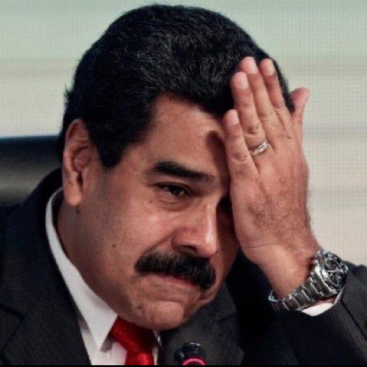 Jhonffonseca's tweet image. 🚨El tirano Nicolás Maduro sabe que terminará bajo custodia de Estados Unidos y en prisión de por vida o muerto, asesinado por su propio pueblo.