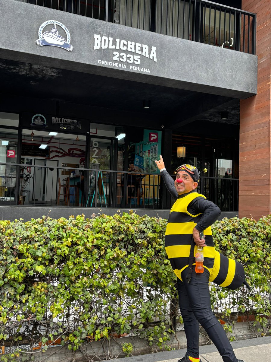 Estamos Ready en Cebicheria Bolichera 2335 de Miraflores - Berlín 620.
#Amomitrabajo
#Clown
#🐝