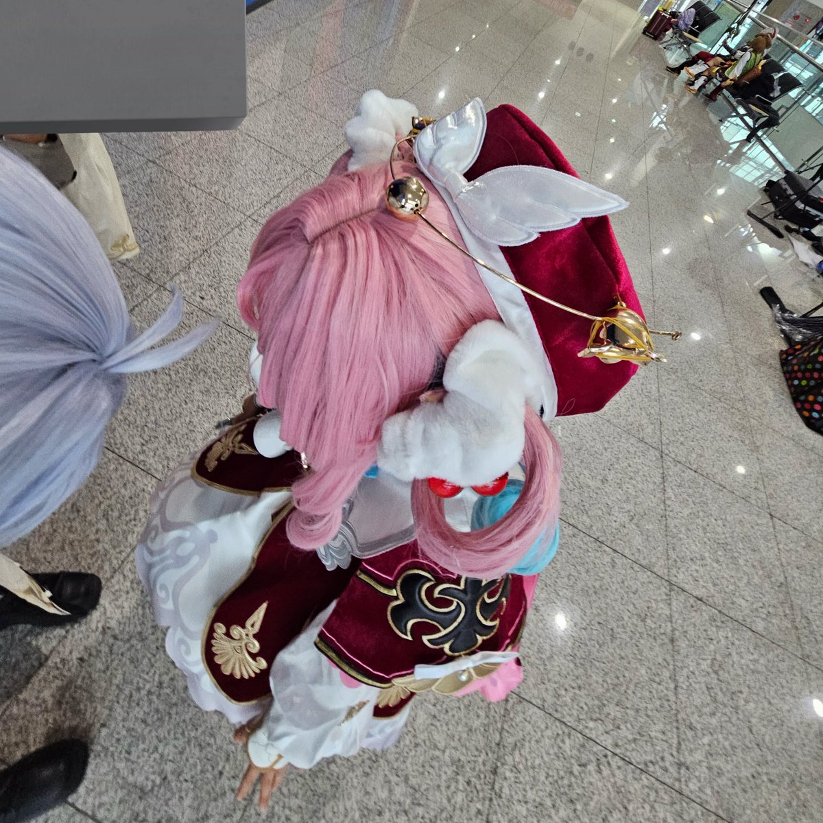 호랜 토요일 쌜롱 다녀왓는데
몸살로 몸져 누웟어요
점점 거지 체력이 되어 감이
