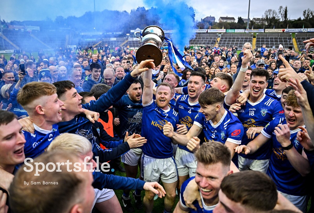 Kingscourt Stars players, including captain Barry Tully, centre, celebrate after their side's victory over Gowna in the Cavan SFC Final!

📸 <a href="/SportsfileSam/">Sam Barnes</a> 

sportsfile.com/more-images/11…