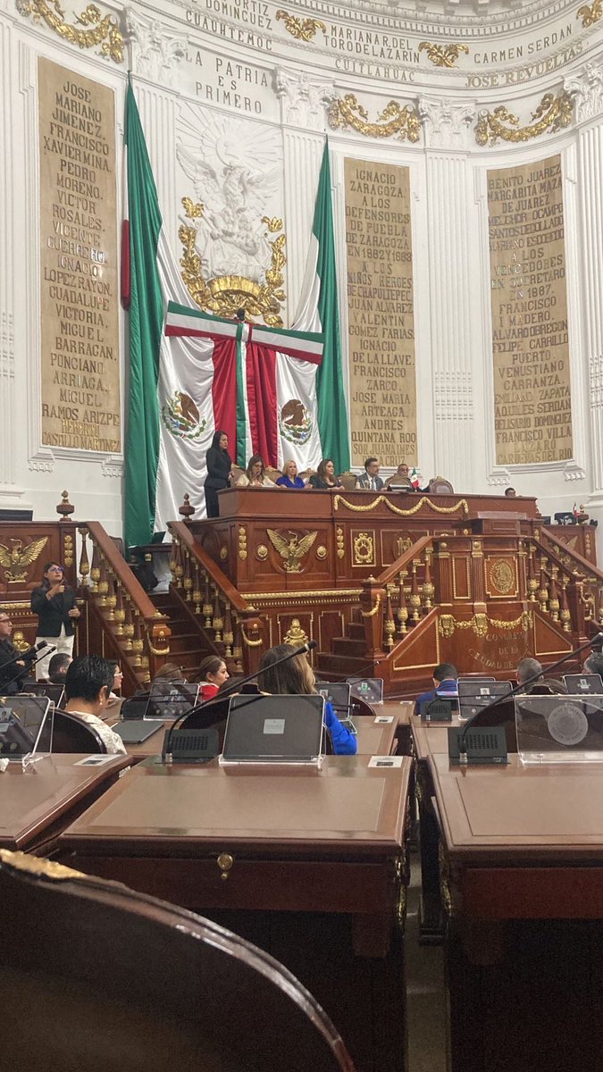 Patricia_RKuri's tweet image. Hoy me encuentro acompañando a nuestra Jefa de Gobierno, @ClaraBrugadaM en la rendición de su Primer Informe ante el Congreso de la Ciudad de México. Vamos por la construcción de una ciudad más justa y participativa.

#gobiernocdmx #ipdp #informegobierno